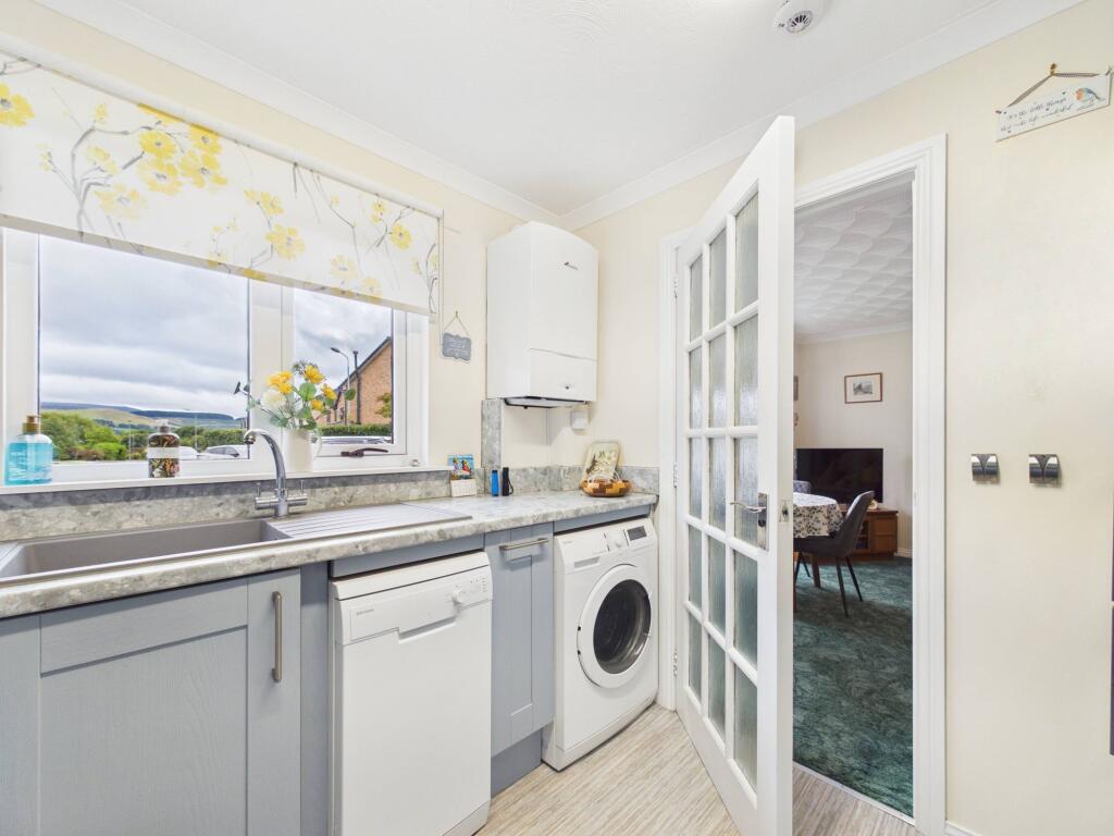Apartment in Motherwell - More