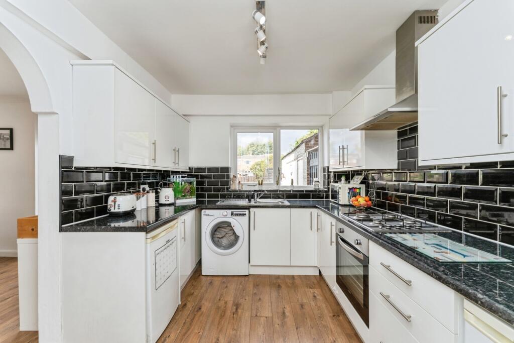 House in Neston, Cheshire West and Chester - View 4