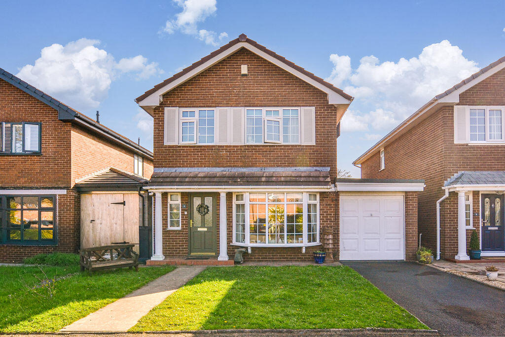 Main image of property: 8 Banner Close, Eccleston PR7 5QJ