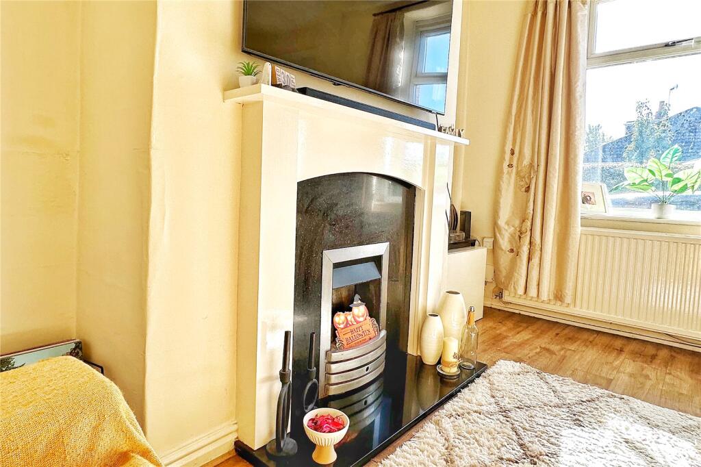 House in Tameside, Greater Manchester - More