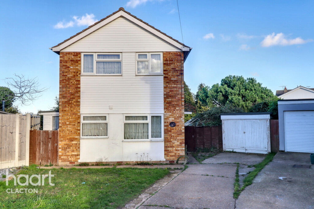 3-bed detached on James Gardens, Clacton-On-Sea, £260,000