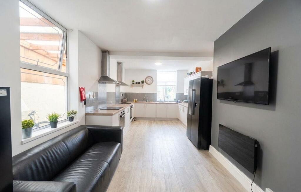 House in Derby - View 4