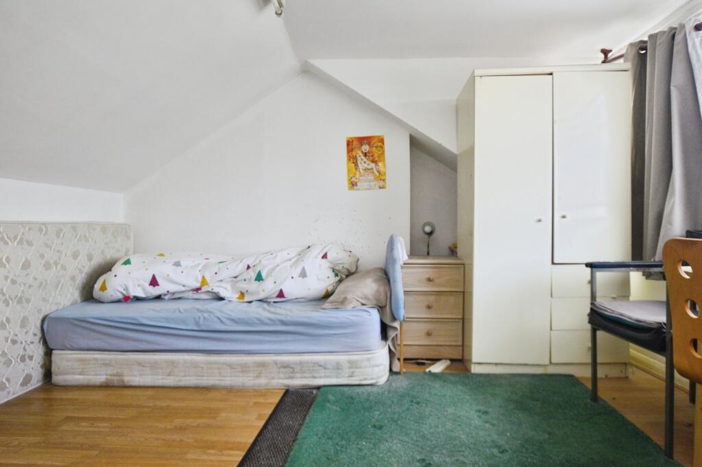 House in London, Custom House, Silvertown - View 3