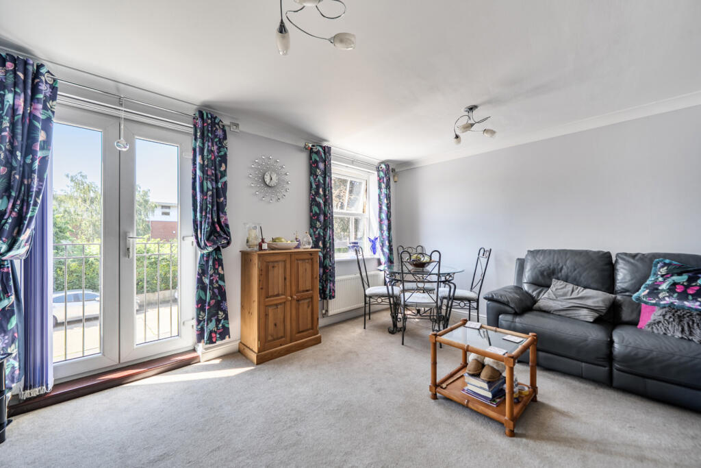 House in Gillingham, Medway - View 4