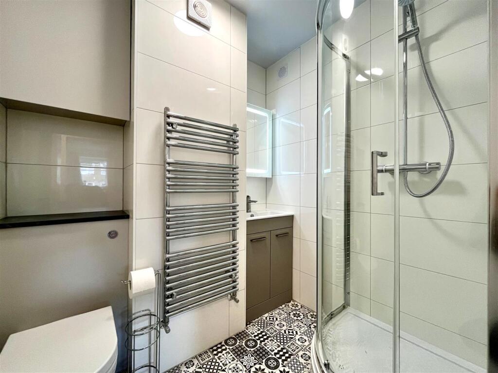 Apartment in Trafford, Brooklands - View 4