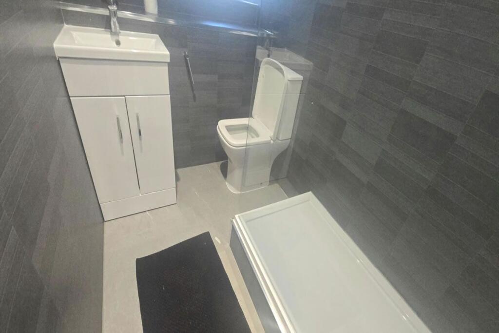 Apartment in Glasgow - More