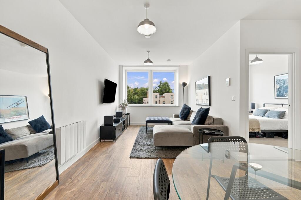 Apartment in Chelmsford - More