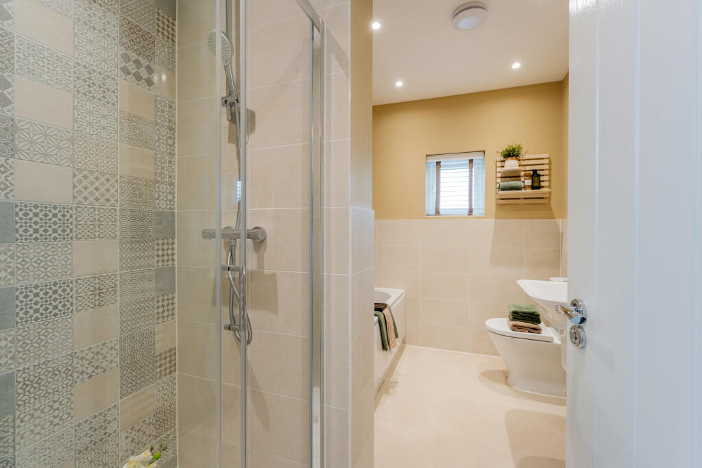 House in Sheffield, Stocksbridge - More