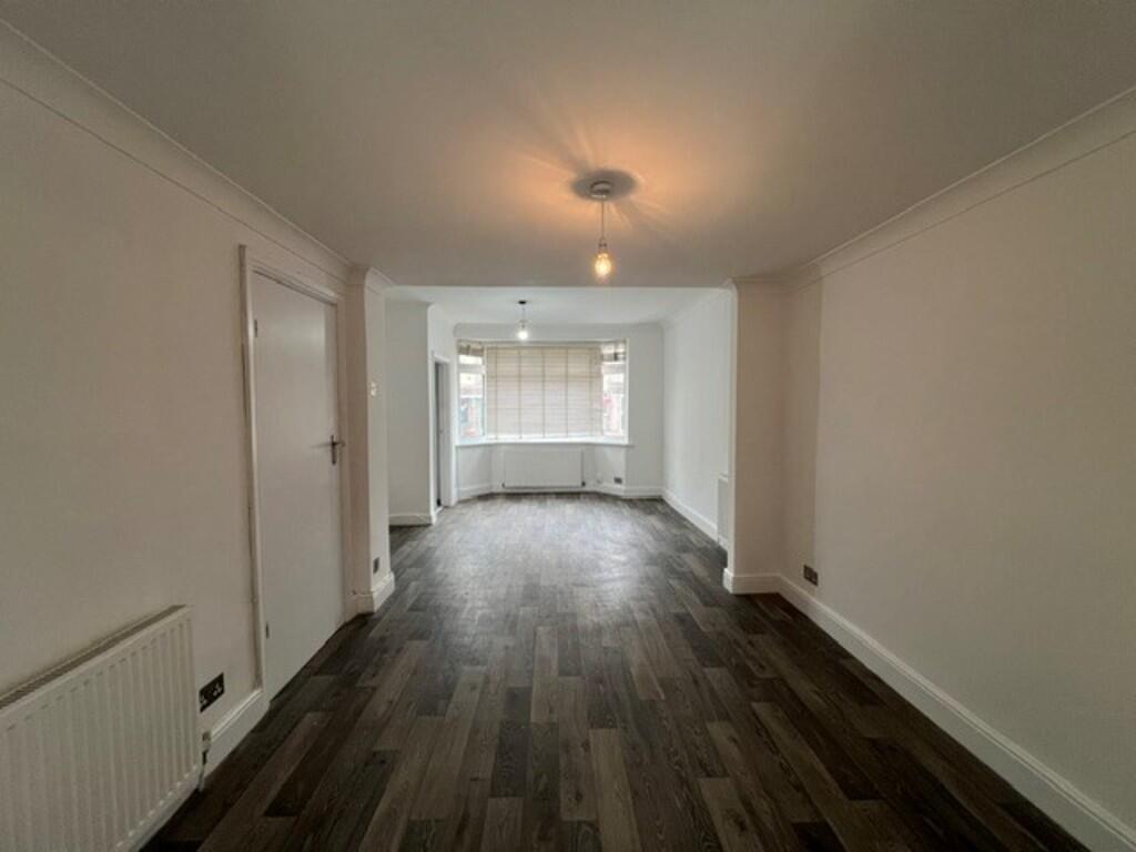 House in Enfield - View 3