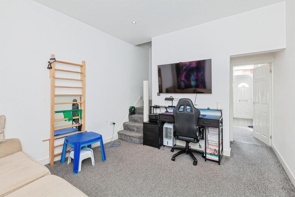 House in Oadby and Wigston, South Wigston - More