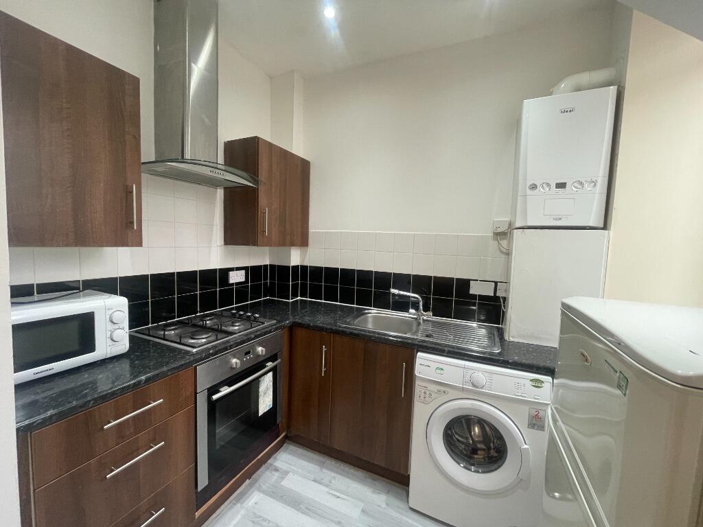 Apartment in Glasgow, Ibroxholm, Bellahouston - View 4