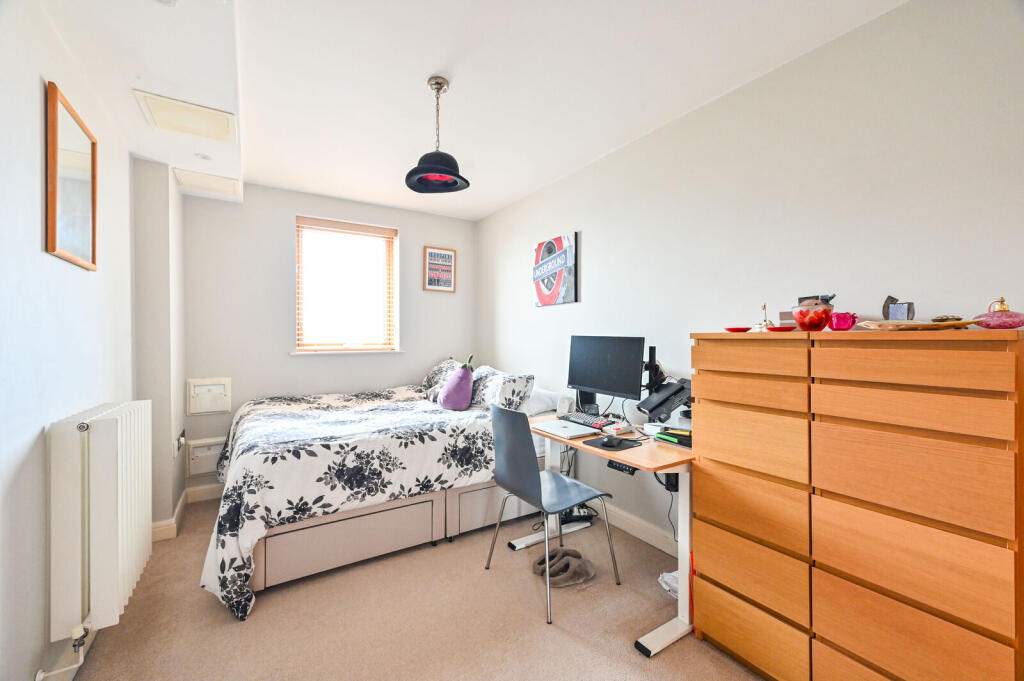 Apartment in London - More
