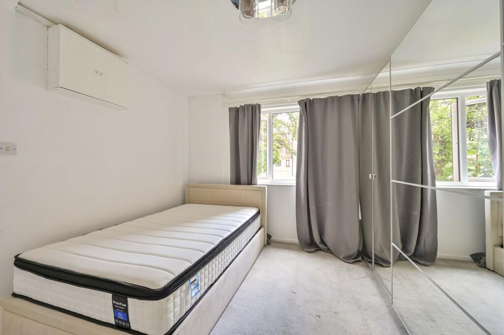 Apartment in London - More