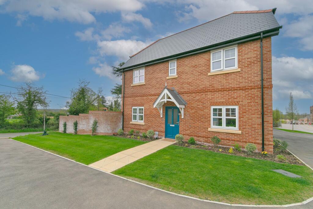 Main image of property: Oakdale Road, Maidenhead, SL6