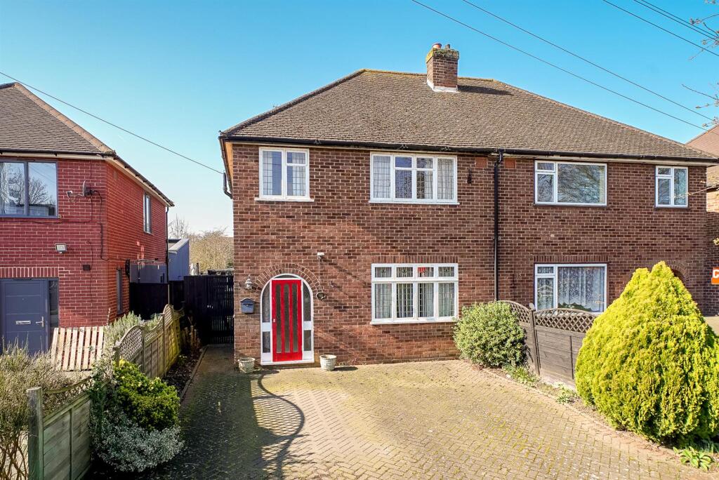 3-bed semi-detached on Woodland Drive, St. Albans, £700,000