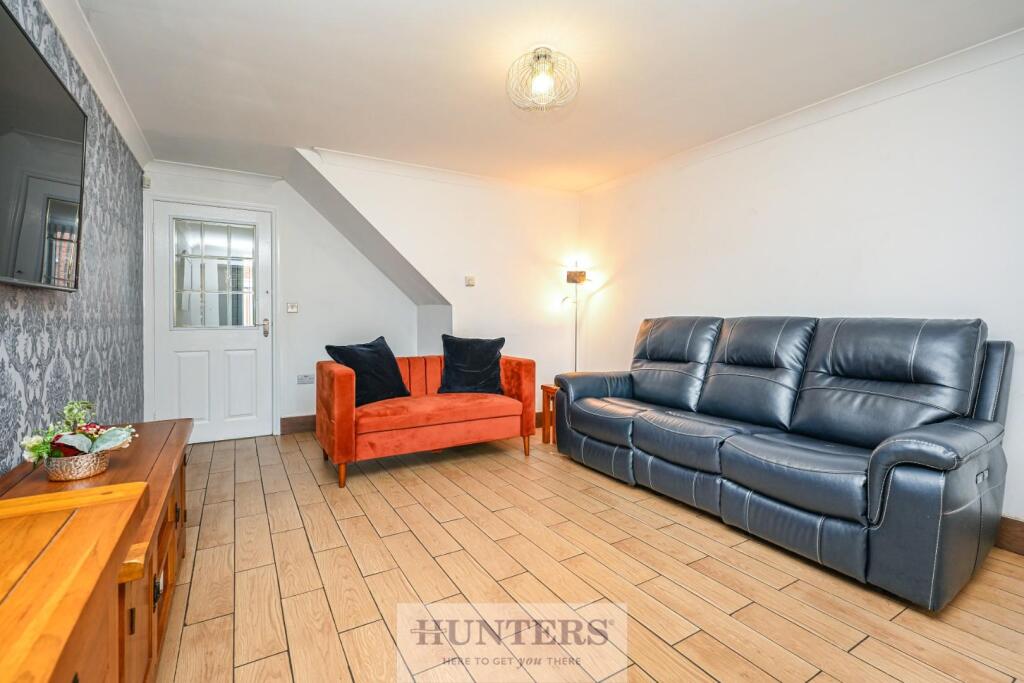House in Wakefield, Featherstone - View 3