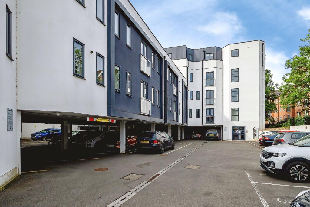 Main image of property: Walton Street, Aylesbury, HP21