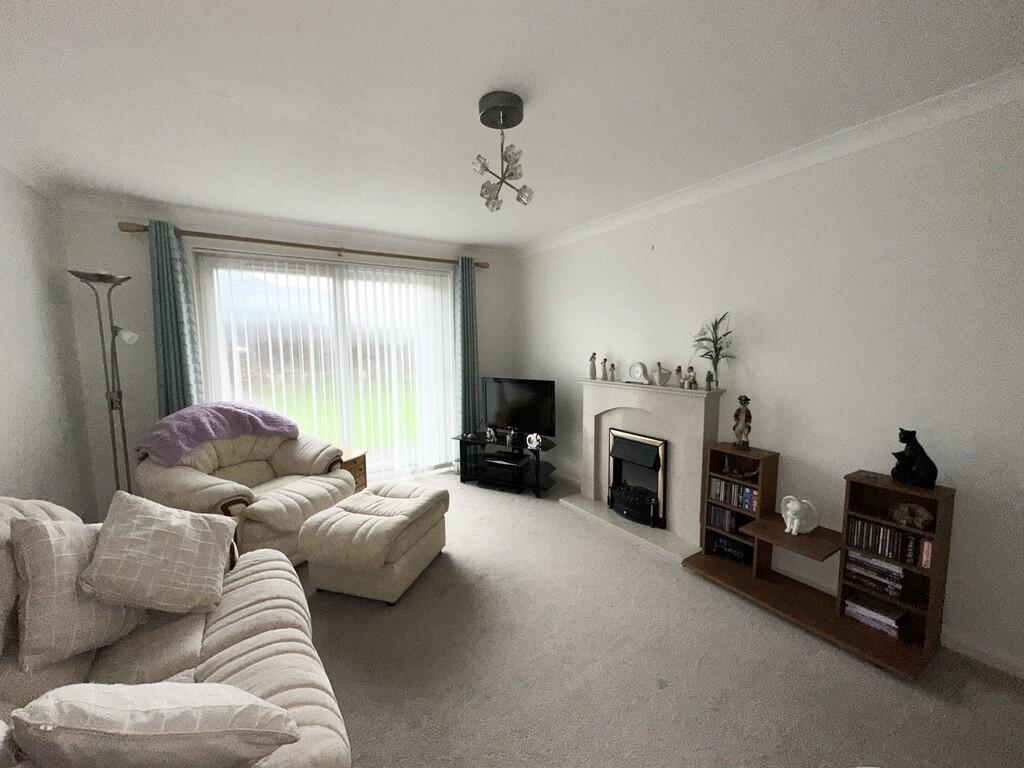Crocus Way, Chelmsford photo 2