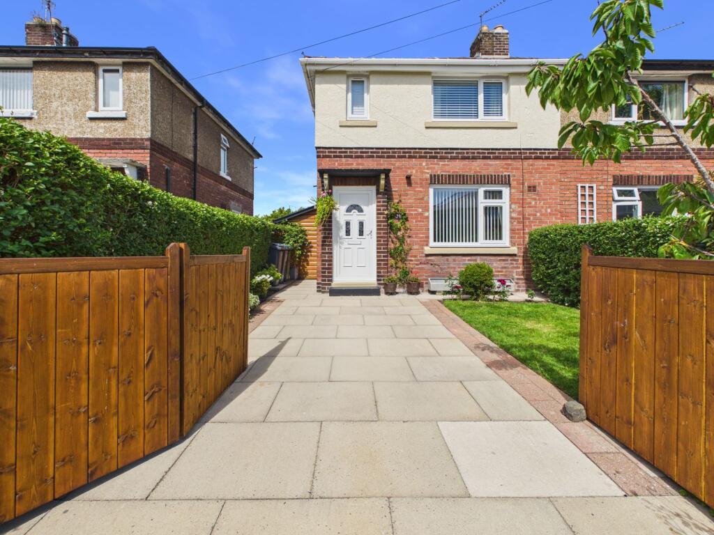 3-bed semi-detached on Owen Avenue, Ormskirk, L39, £225,000