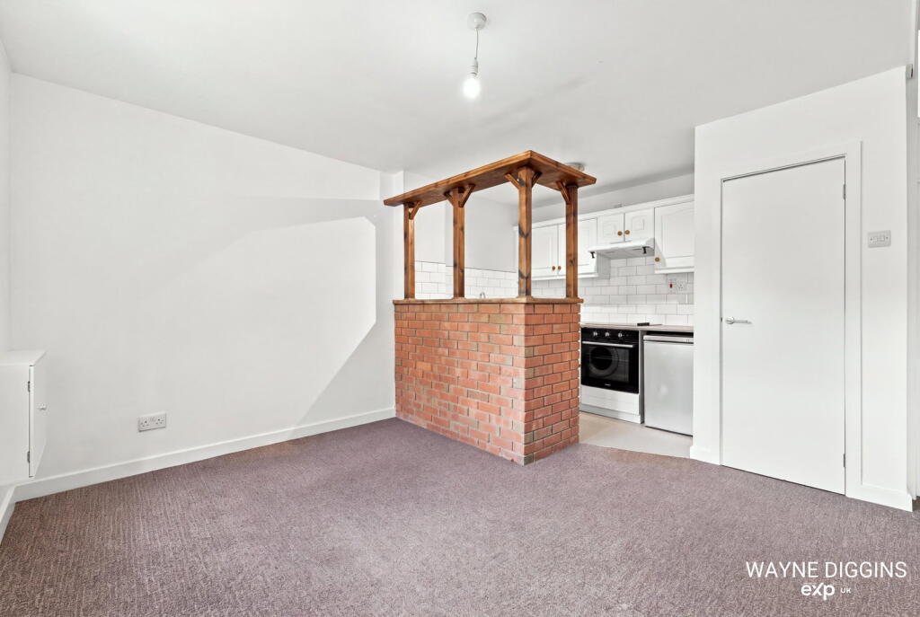 House in Thurrock, Essex - View 5