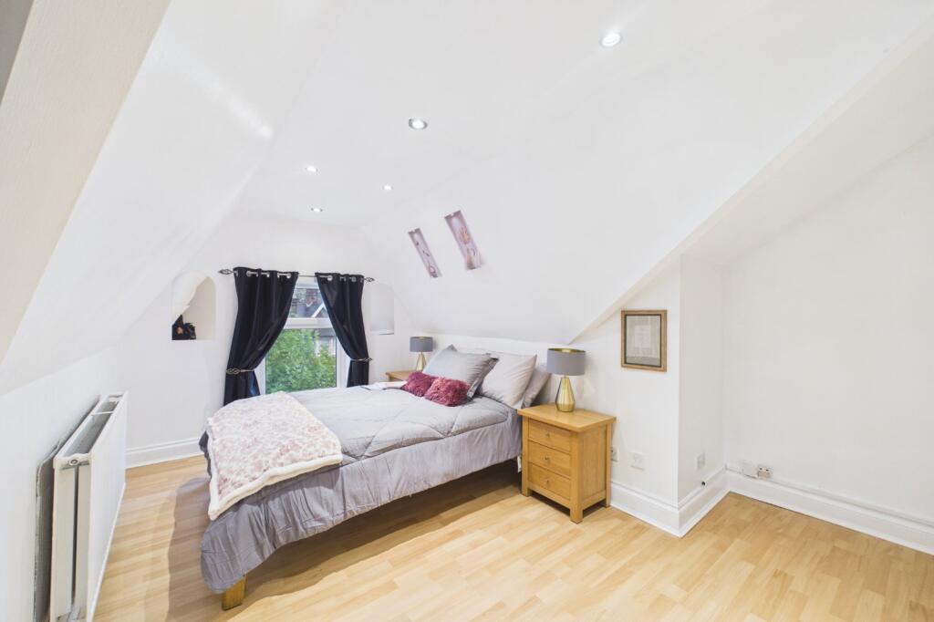 Apartment in Reading - View 2