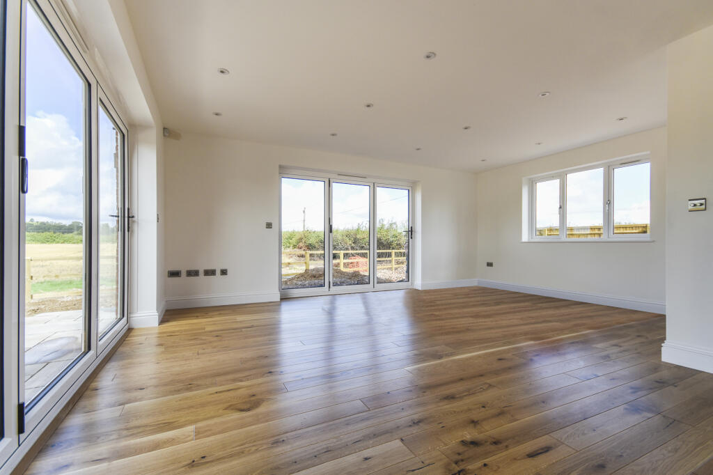 Lambdens Hill, Beenham, Reading, RG7 photo 3