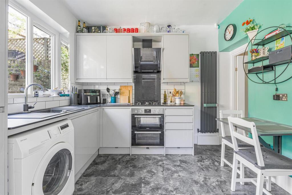 Apartment in London - View 4