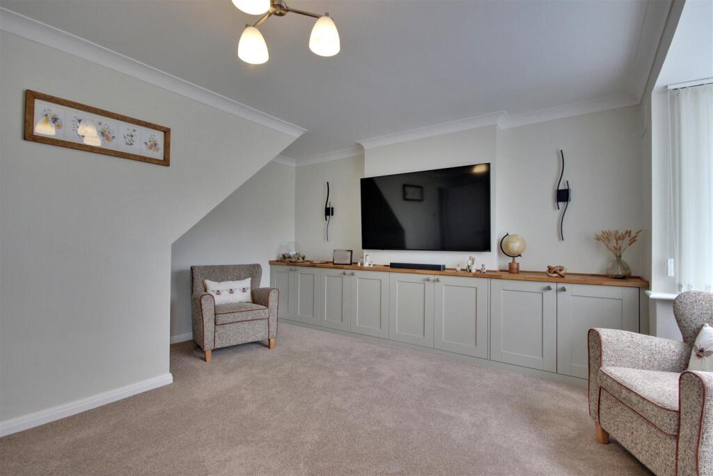 House in Hull - View 4
