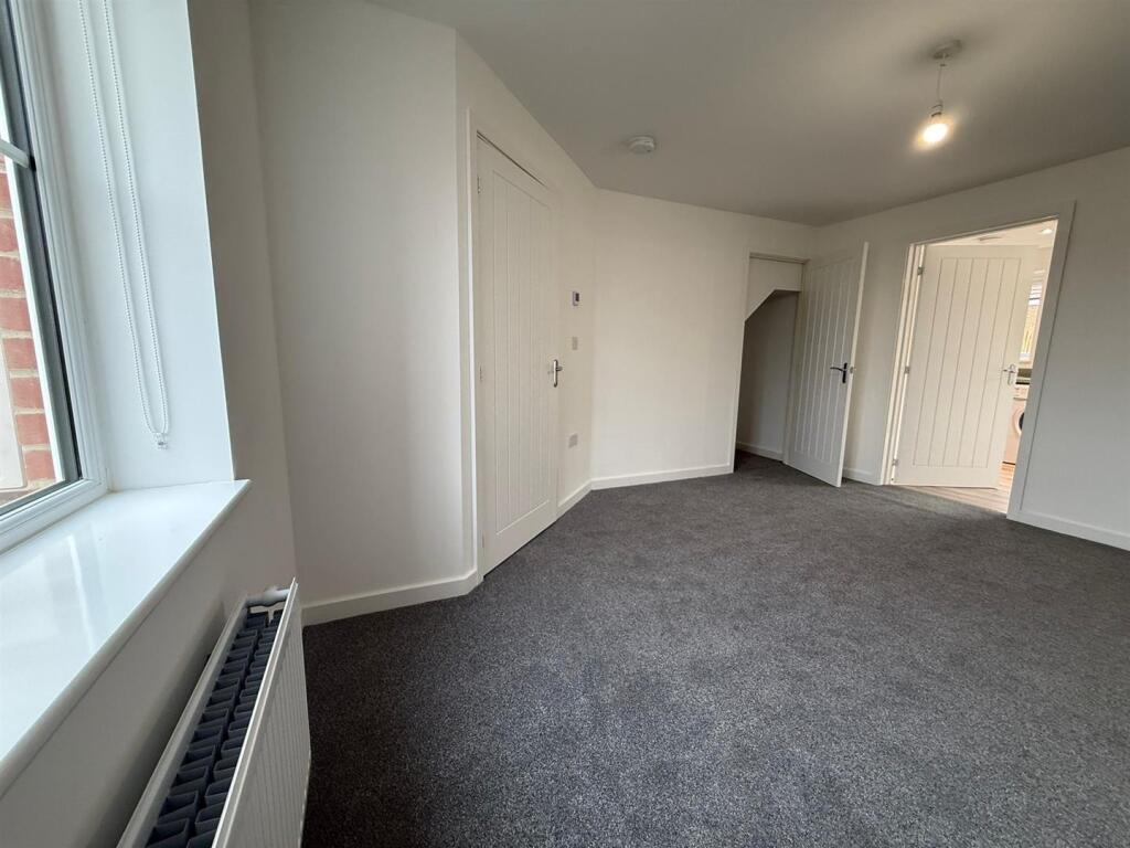 House in Sunderland, Herrington Grange, Sunniside - More