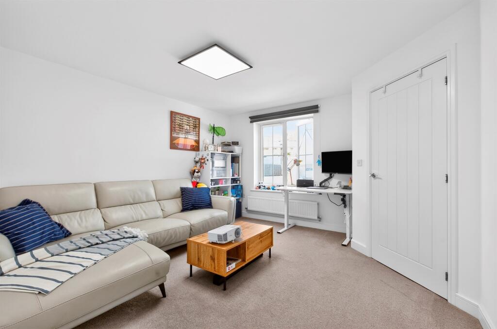 House in St Albans, Sandridge - More