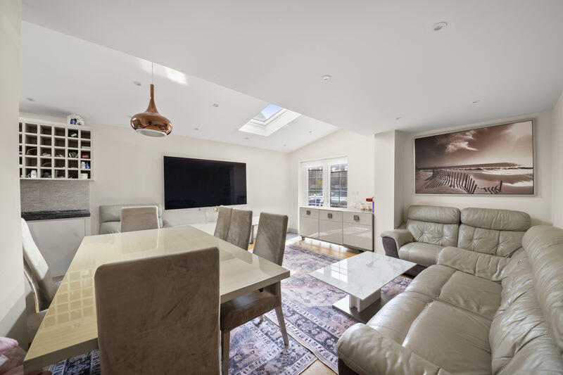 Apartment in London - More