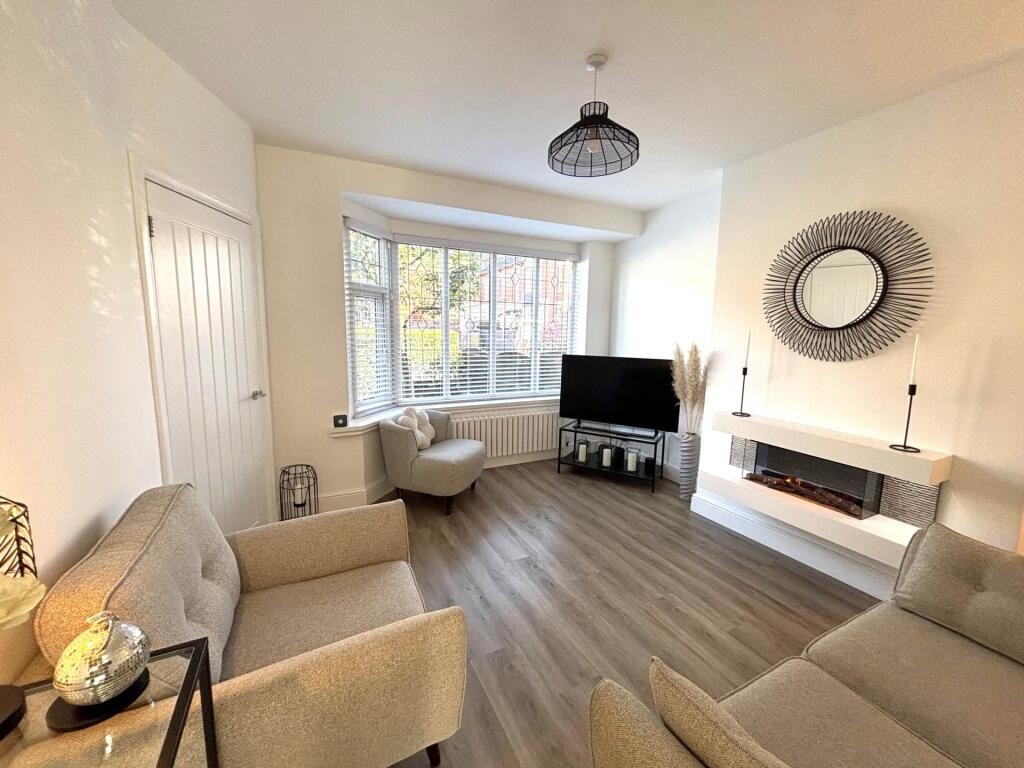 House in Oldham, Greater Manchester - View 4