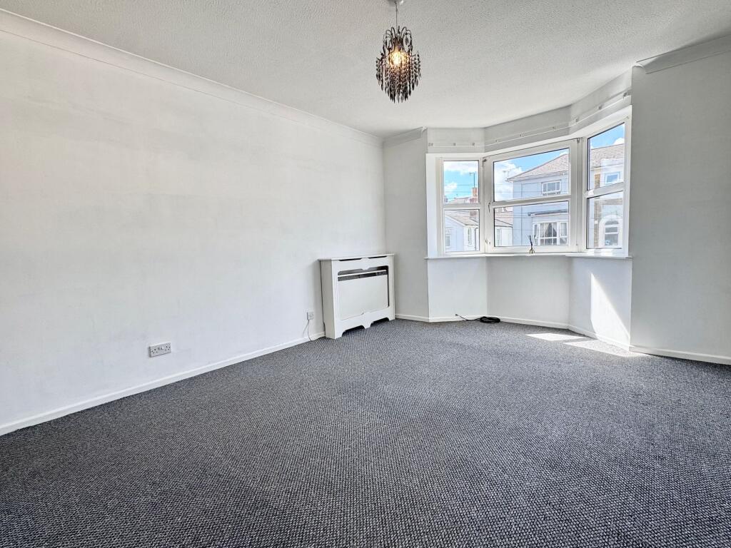 Apartment in Ryde, Oakfield - View 4