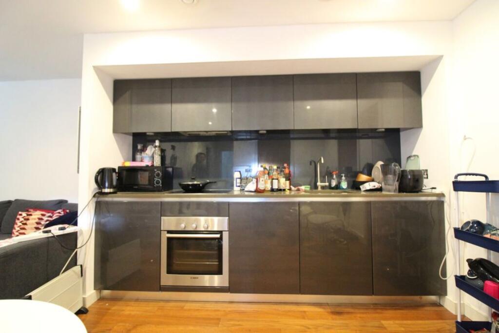Main image of property: S1 - St Pauls Square - 2 Bed, 2 Bath Available now