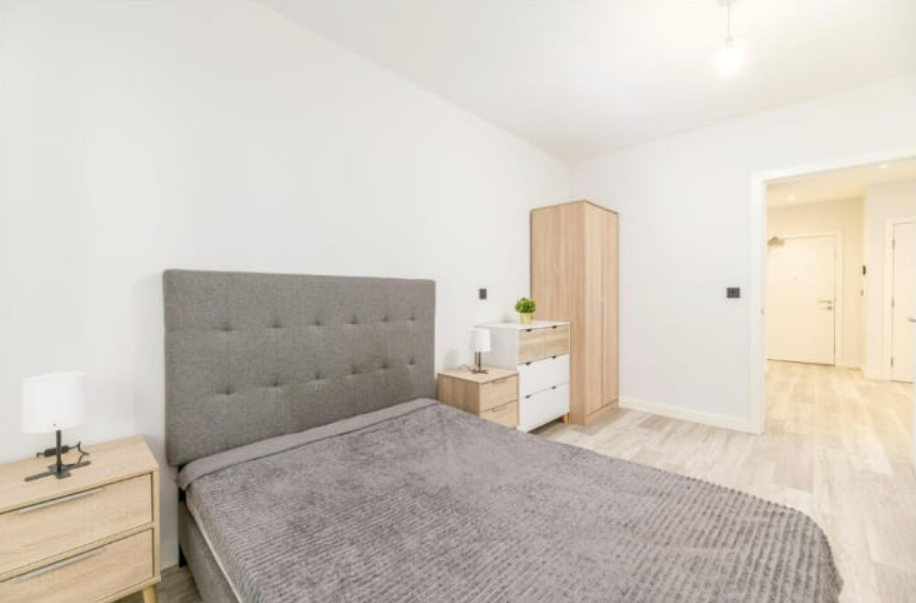 Apartment in Birmingham, West Midlands - View 2