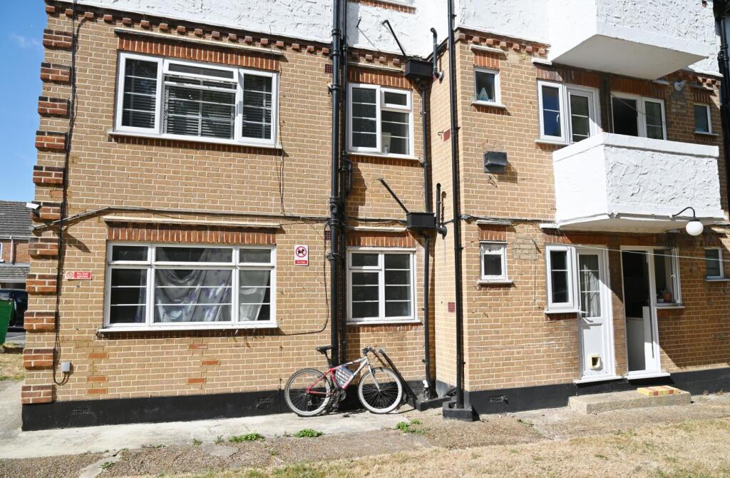Apartment in Twickenham - View 4