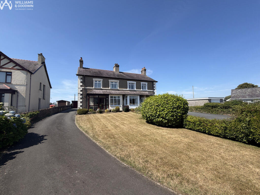 Main image of property: Maen Coch, Llanwnda, Gwynedd, LL54