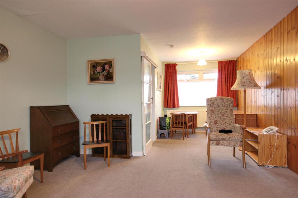Hazelbarrow Drive, Willerby, Hull photo 3