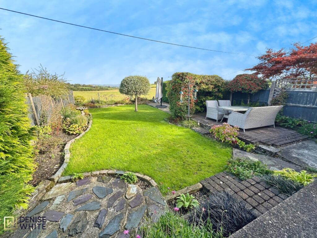 Heath Avenue, Werrington, Staffordshire, ST9 0HT photo 2