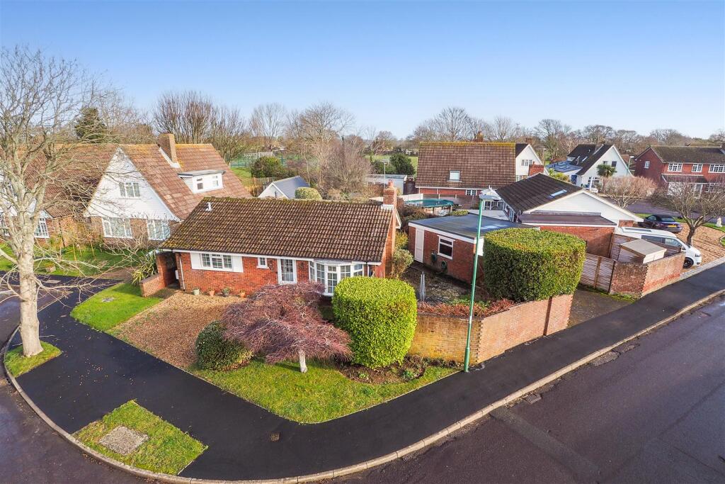 Elmstead Park Road, West Wittering, Chichester photo 2