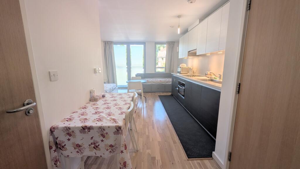 Studio flat for rent