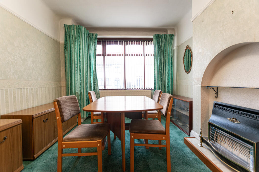 Apartment in Sefton, Liverpool City Region - View 4