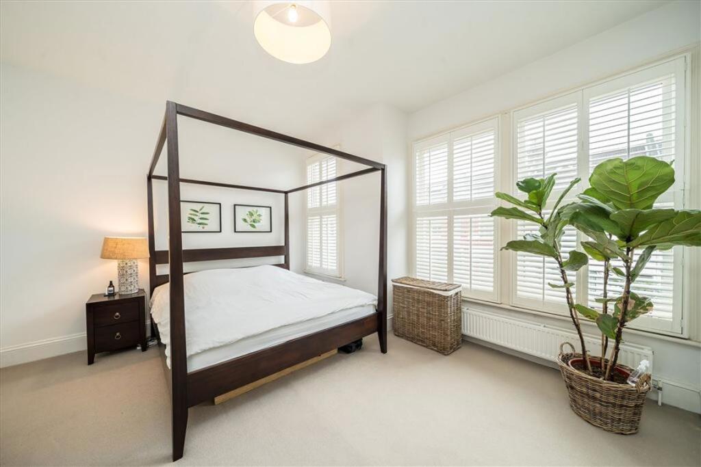 House in London - View 5