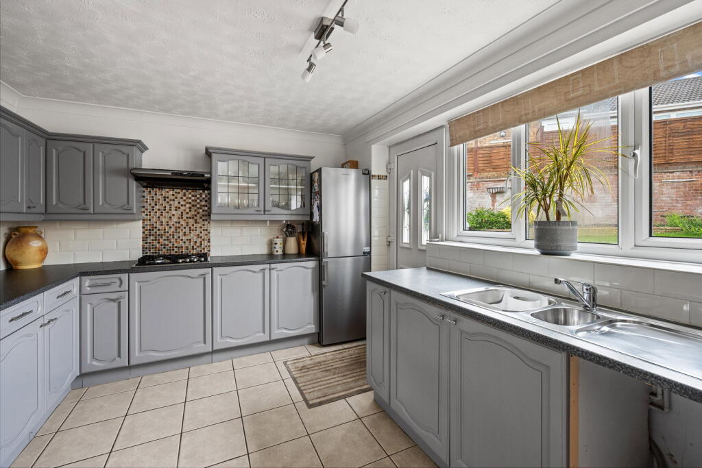 House in South Kesteven, Grantham - More