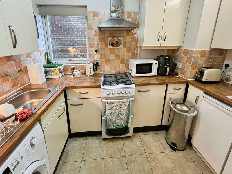 Beeston Close, Sharples photo 3