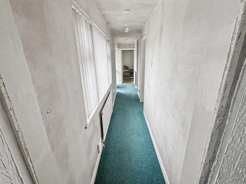 House in Castle Point, Canvey Island - View 5