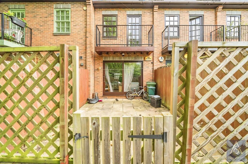 Main image of property: The Moorings, School Lane, Buckingham