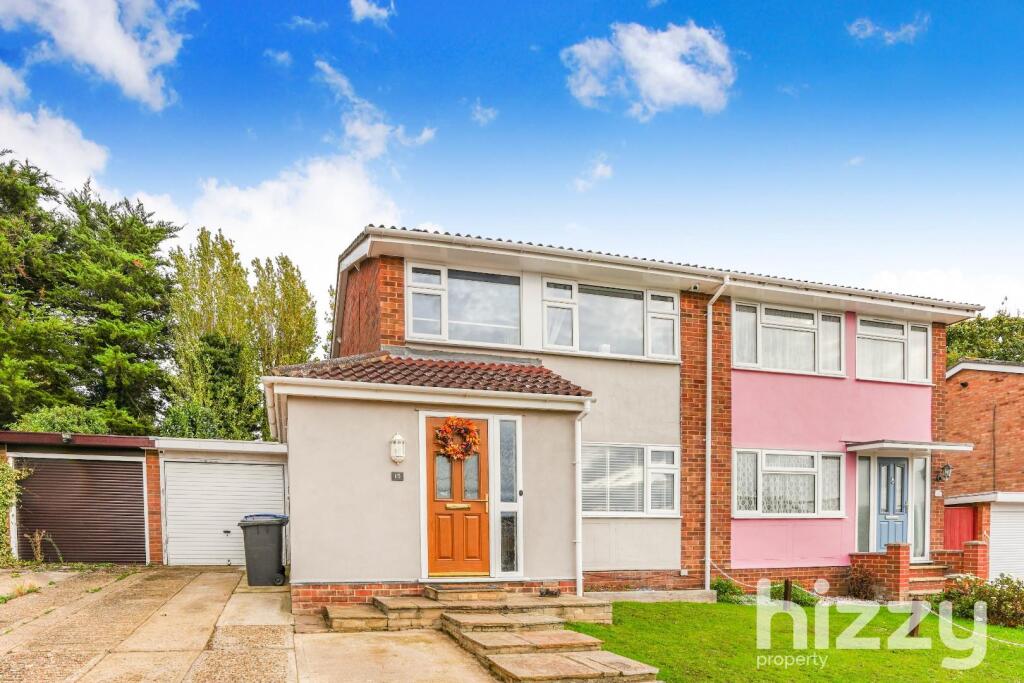 3-bed semi-detached on Woodthorpe Road, Hadleigh, £295,000