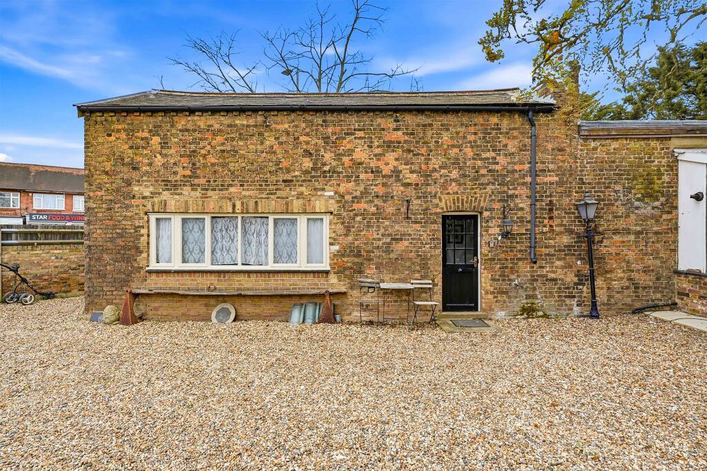 House in Enfield - View 3