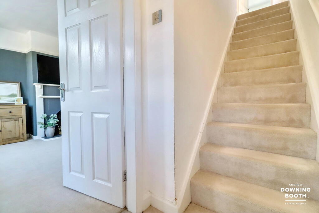 House in Walsall, Holly Bank - More